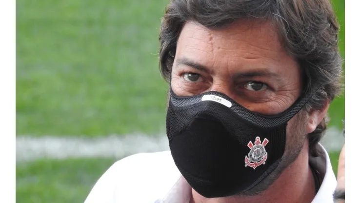 Treinador de gigante brasileiro se reúne com diretoria e pode ser anunciado pelo Corinthians nas próximas horas