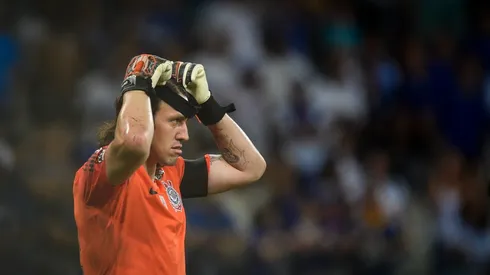 Cássio deu uma "bronca" em Cleber Machado por causa de defesa no chute de Diego Souza