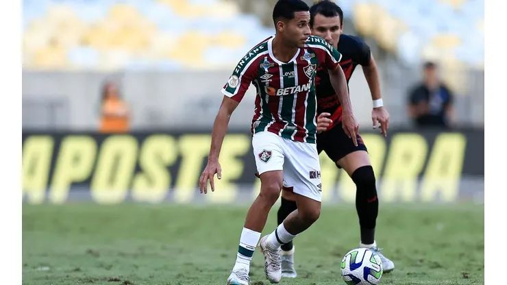 Gigantes europeus disputam pela contratação de Alexsander, do Fluminense