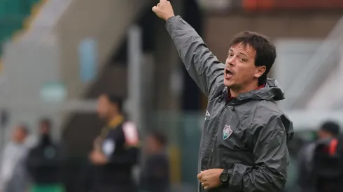 Fernando Diniz rechaçou que o Fluminense seja favorito a títulos neste ano