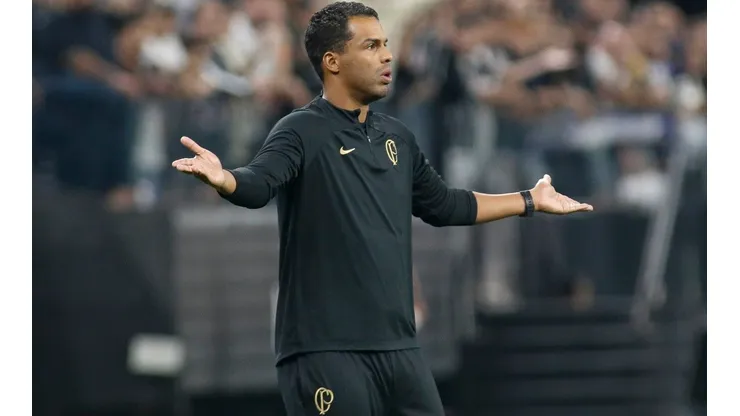 Fernando Lázaro deve ser demitido do Corinthians