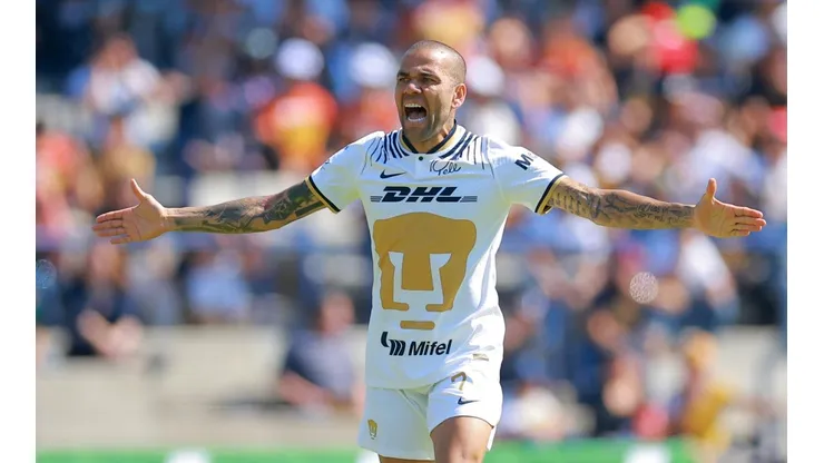 Daniel Alves surpreende e revela motivo para as mudanças nos depoimentos