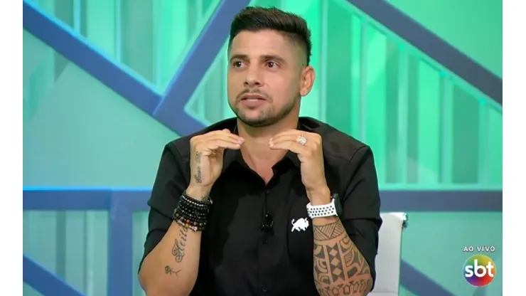 Ex-jogador Cicinho crava que dois gigantes vão cair no brasileirão