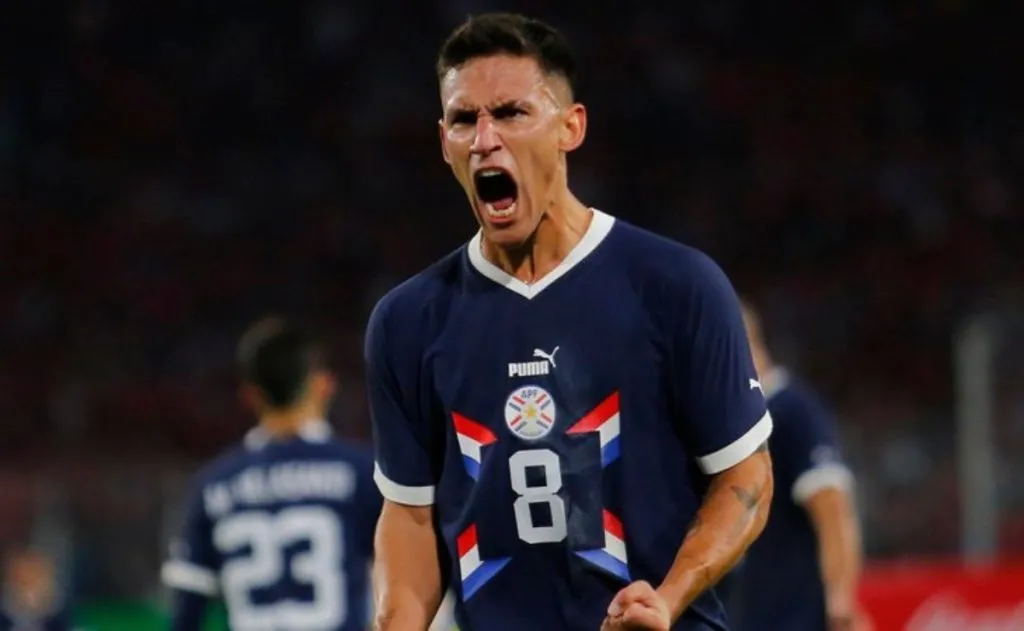Matías Rojas celebrando gol pela Seleção Paraguaia. Foto: Getty Images