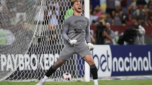 Lucas Perri pode deixar o Botafogo e fechar com gigante da Serie A