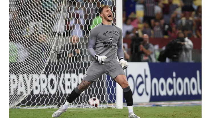 Lucas Perri pode deixar o Botafogo e fechar com gigante da Serie A
