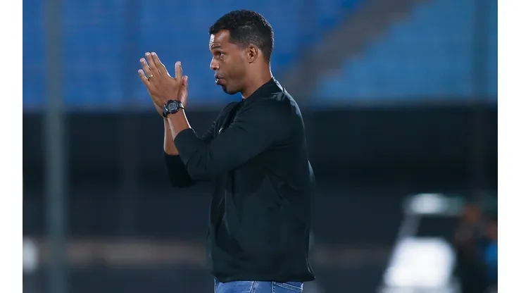 Craque Neto pediu a demissão de Fernando Lázaro
