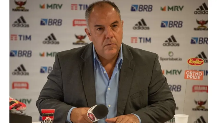 Internauta 'vaza' foto de Marcos Braz negociando com grande treinador e torcedores vão à loucura