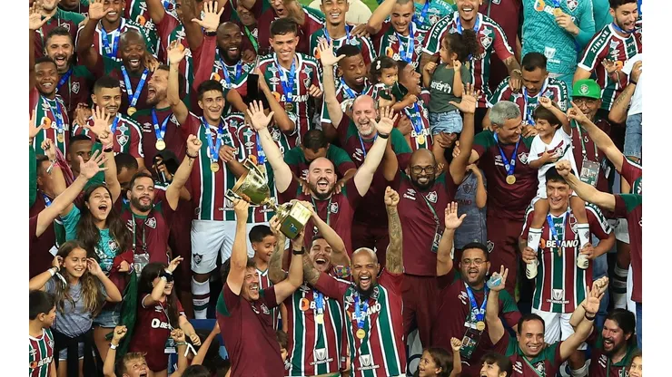 Fluminense provoca rival e torcida vai à loucura