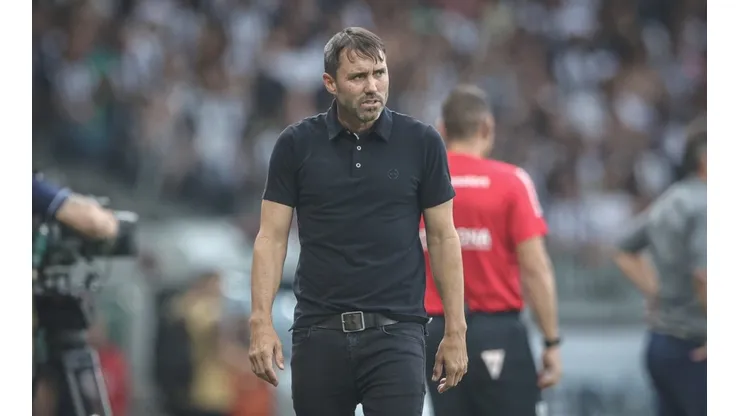 Eduardo Coudet pode deixar o Atlético-MG e assumir o comando de outro gigante brasileiro