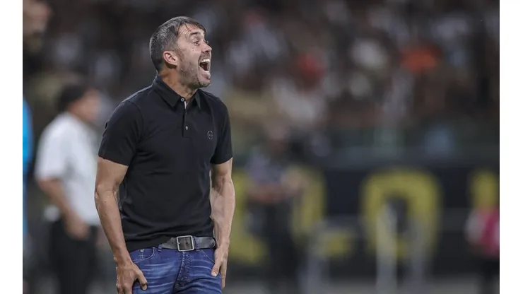 Eduardo Coudet se irrita com diretoria do Atlético-MG e revela nova cláusula que pode definir seu futuro