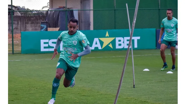 Matheus Gonçalves não conseguiu emplacar no América-MG