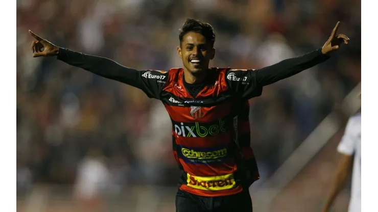 Disputado por Internacional, Vasco, Santos, Fortaleza, São Paulo e Botafogo, Gabriel Barros define seu futuro e fecha com gigante brasileiro