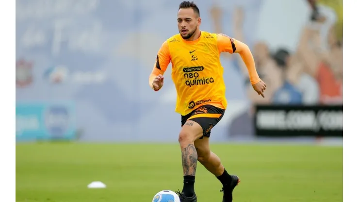 Com Fernando Lázaro sofrendo pressão, Maycon surpreende faz pedido para o Corinthians