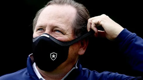 Botafogo surpreende e encaminha acerto com camisa 10 de seleção