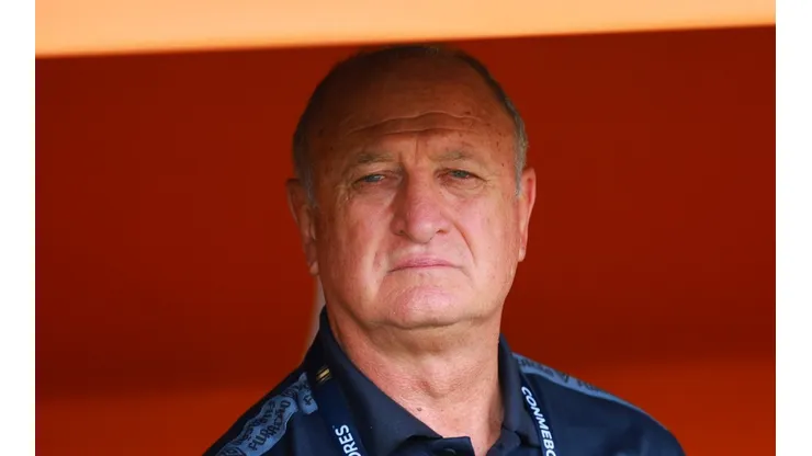 Felipão deixa a aposentadoria de lado e pode assumir comando de gigante da Libertadores