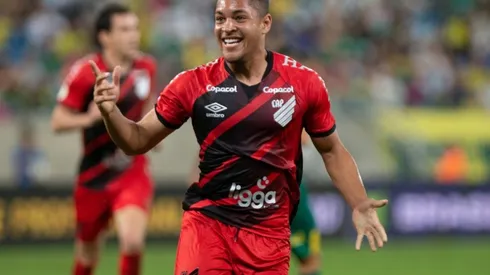 Barcelona 'sai de cena' e outro gigante europeu surge como principal interessado em Vitor Roque