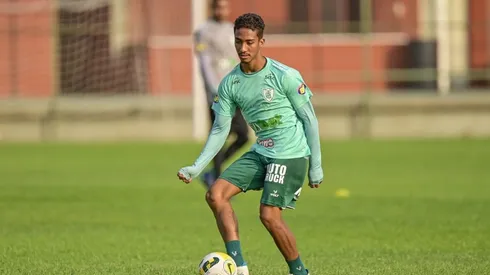 Gigante europeu encaminha a contratação de Arthur, destaque do América-MG