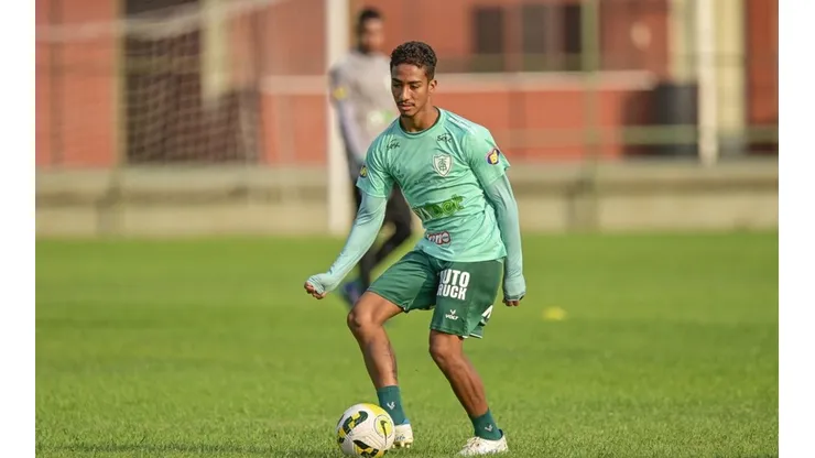 Gigante europeu encaminha a contratação de Arthur, destaque do América-MG