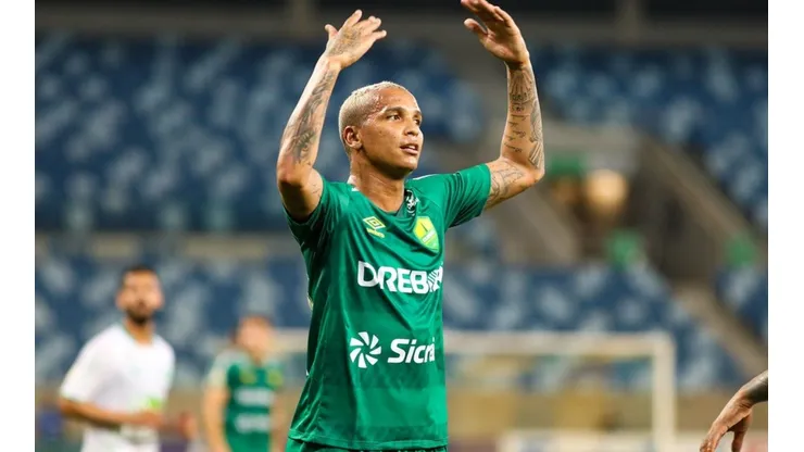 Deyverson surpreende a todos e pode assinar com gigante paulista