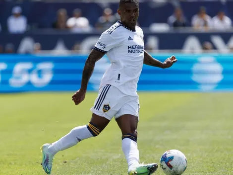 Douglas Costa quer voltar ao Brasil e espera aval de treinador de gigante brasileiro