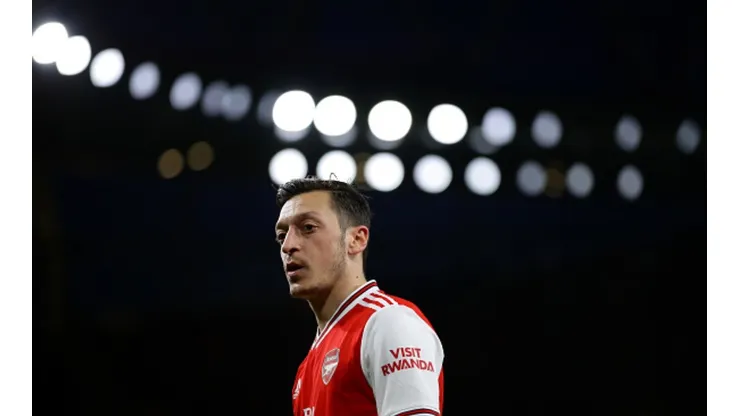 Ozil deixa Messi e Cristiano Ronaldo de lado e revela qual é seu maior ídolo no futebol