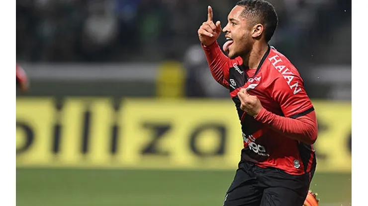 Paulo Turra não se cala e revela o que Vitor Roque precisa melhorar