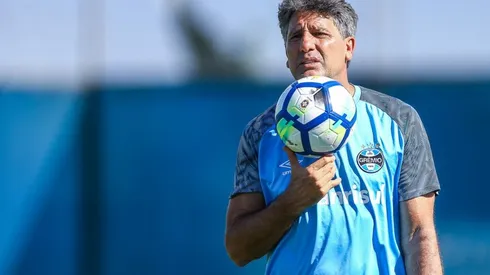 Craque do Grêmio surpreende a todos e anuncia aposentadoria