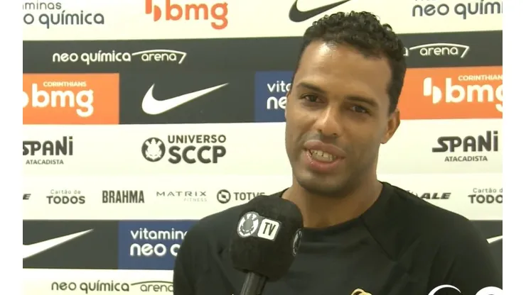 Fernando Lázaro voltou a falar de reforços no Corinthians