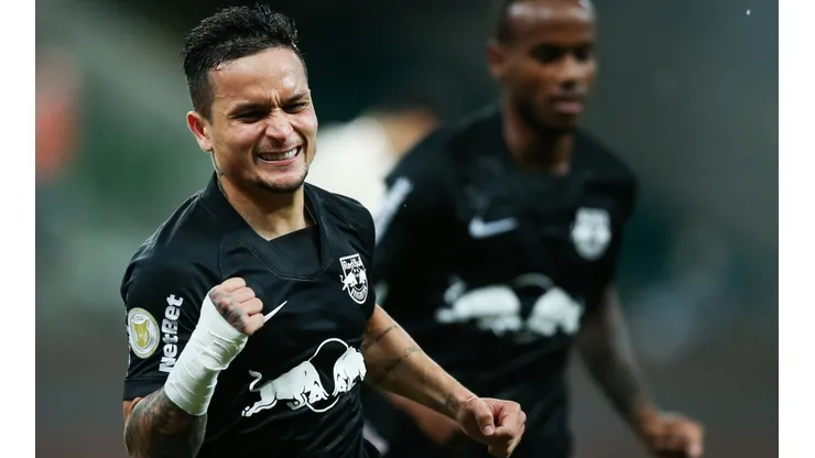 Artur desconversou sobre o interesse do Palmeiras em sua contratação