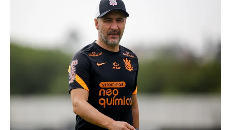 Após derrota do Fluminense, craque do Corinthians 'provoca' Vitor Pereira
