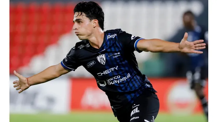 Independiente del Valle v Gremio - Copa CONMEBOL Libertadores 2021