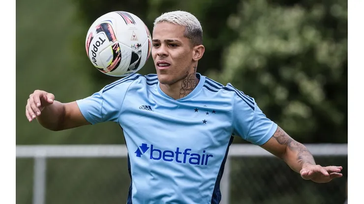 Vasco monitora situação de Wallisson no Cruzeiro
