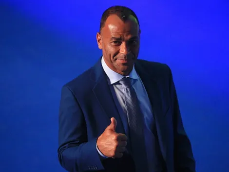 Cafu surpreende ao afirma que zagueiro brasileiro joga mais que Van Dijk: "com um pé nas costas"