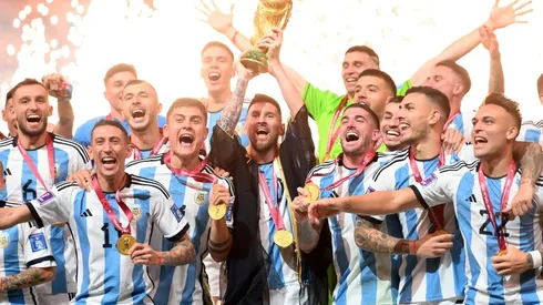 Jogadores da Argentina ganharam celular foleado a ouro no valor de R$ 210 mil