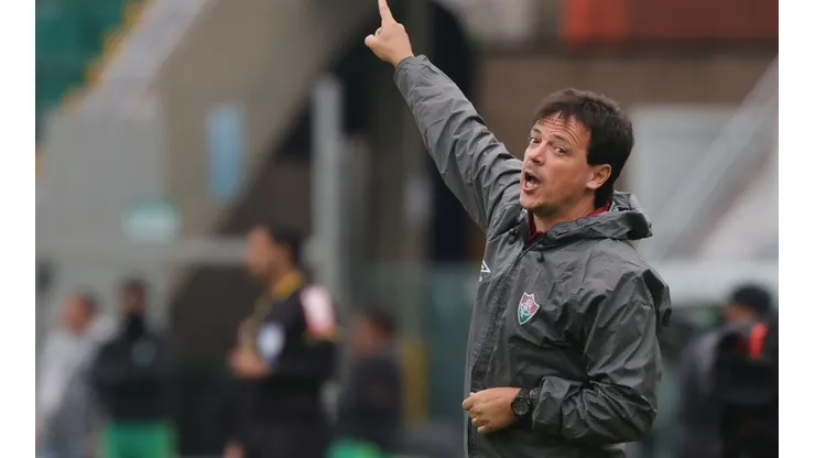 Fernando Diniz despistou sobre qual será o posicionamento de Marcelo no Fluminense
