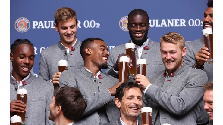 FC Bayern Muenchen And Paulaner Photo Session