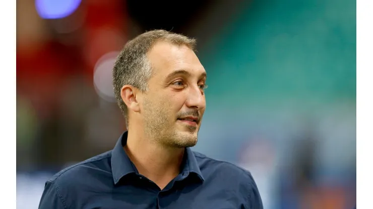 Bahia surpreende e briga com o Athletico-PR para contratar medalhão do Corinthians
