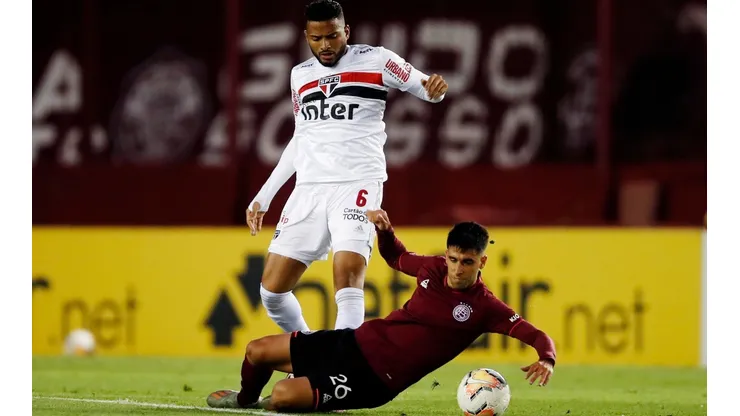 Di Plácido joga no Lanús, da Argentina