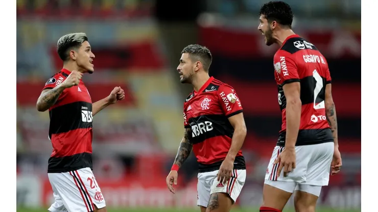 Flamengo v Liga Deportiva Universitaria - Copa CONMEBOL Libertadores 2021