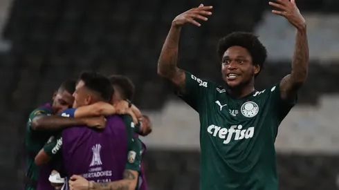 Luiz Adriano pode voltar ao Brasil, dessa vez para vestir a camisa do Internacional