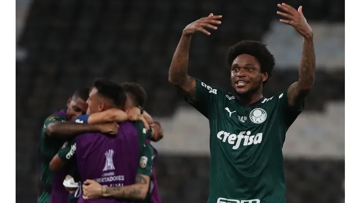 Luiz Adriano pode voltar ao Brasil, dessa vez para vestir a camisa do Internacional