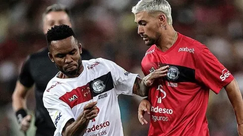 Carlos Alberto se envolveu em polêmica por causa de Arrascaeta