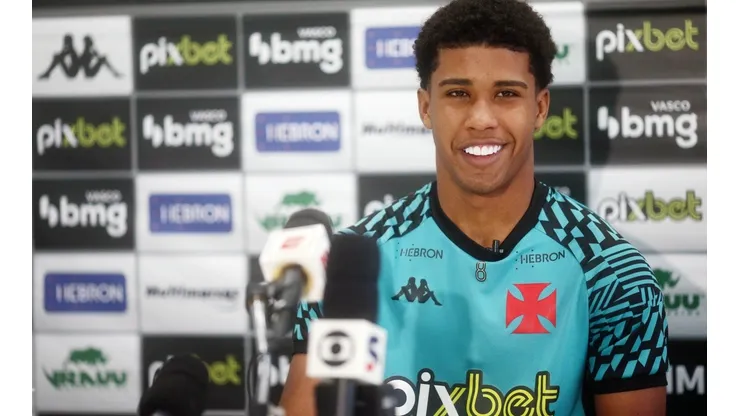 Andrey Santos pode continuar no Vasco