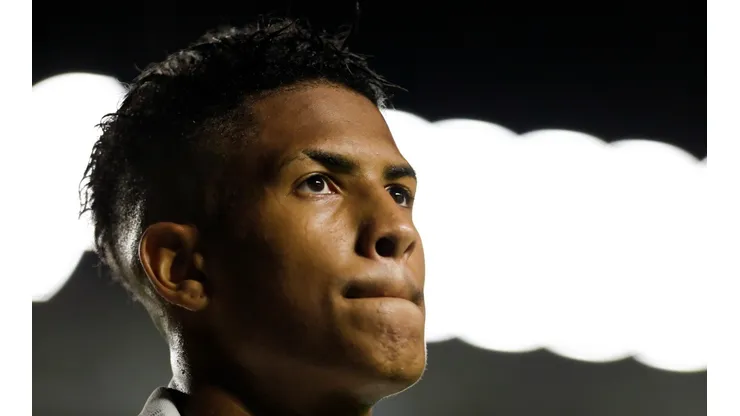 Santos v Corinthians - Brasileirao 2022