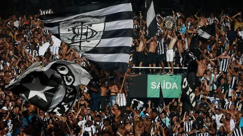 Botafogo entra na disputa com Santos e Vasco e pode trazer reforço de peso para a lateral