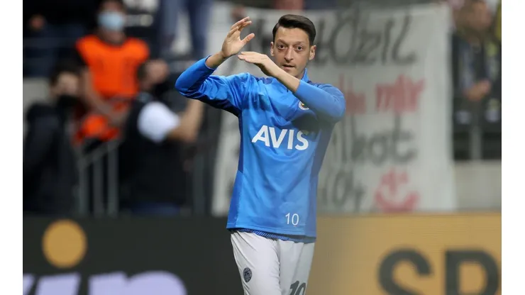 Eintracht Frankfurt v Fenerbahce: Group D - UEFA Europa League