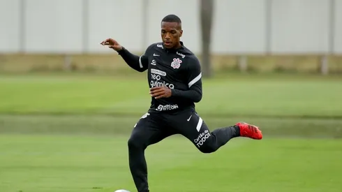 Santos fecha com Xavier e pode tirar mais um meio-campista do Corinthians, aponta jornalista