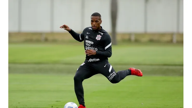 Santos fecha com Xavier e pode tirar mais um meio-campista do Corinthians, aponta jornalista