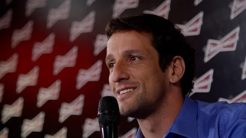 Belletti é o treinador sub-20 do São Paulo e responsável por observador os jogadores africanos que chegam ao clube